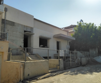 <b>Residence</b><br />Νέα ισόγεια κατοικία με υπόγειο στο Γέρακα - Λυκούργου 11Α, Γέρακας (2018-μελέτη, 2019-κατασκευή) Ε. Σελιανίτη